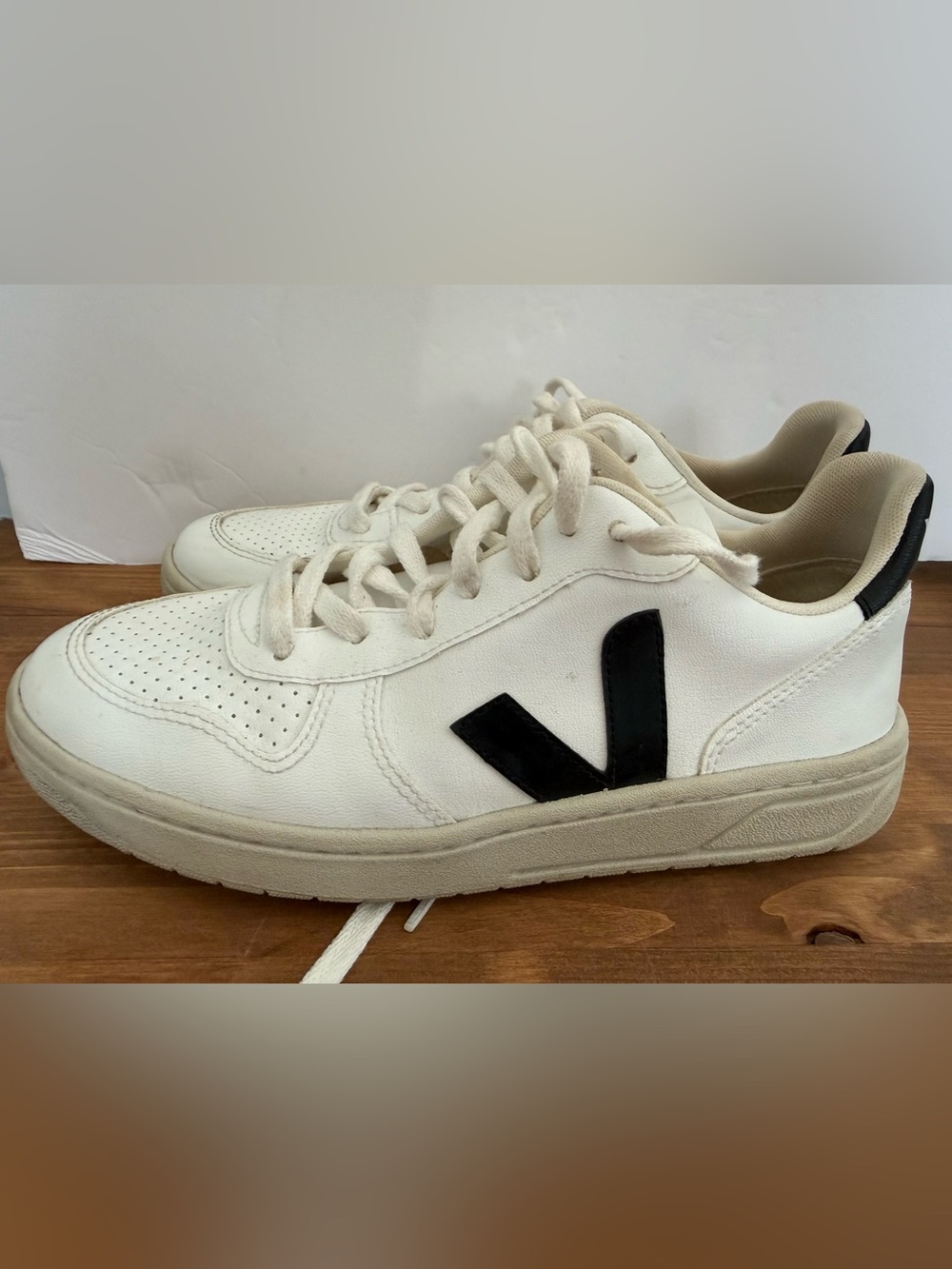 Veja Leather Sneakers White Black Size 7